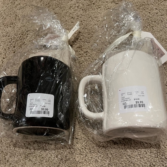 ⭐️BOGO FREE⭐️ NWT Rae Dunn mug and tea towel gift sets - Picture 4 of 4